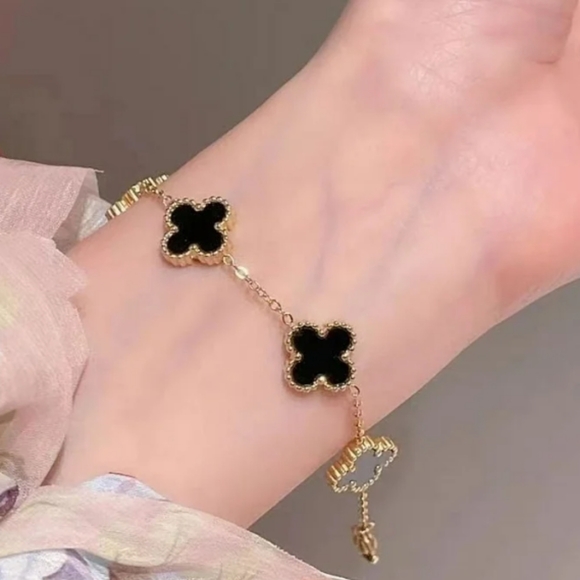 Five Clover Gold Bracelet - Picture 2 of 3